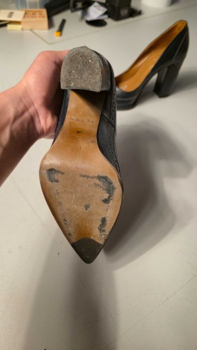 Женски токчета, марка Ройал, размер 36