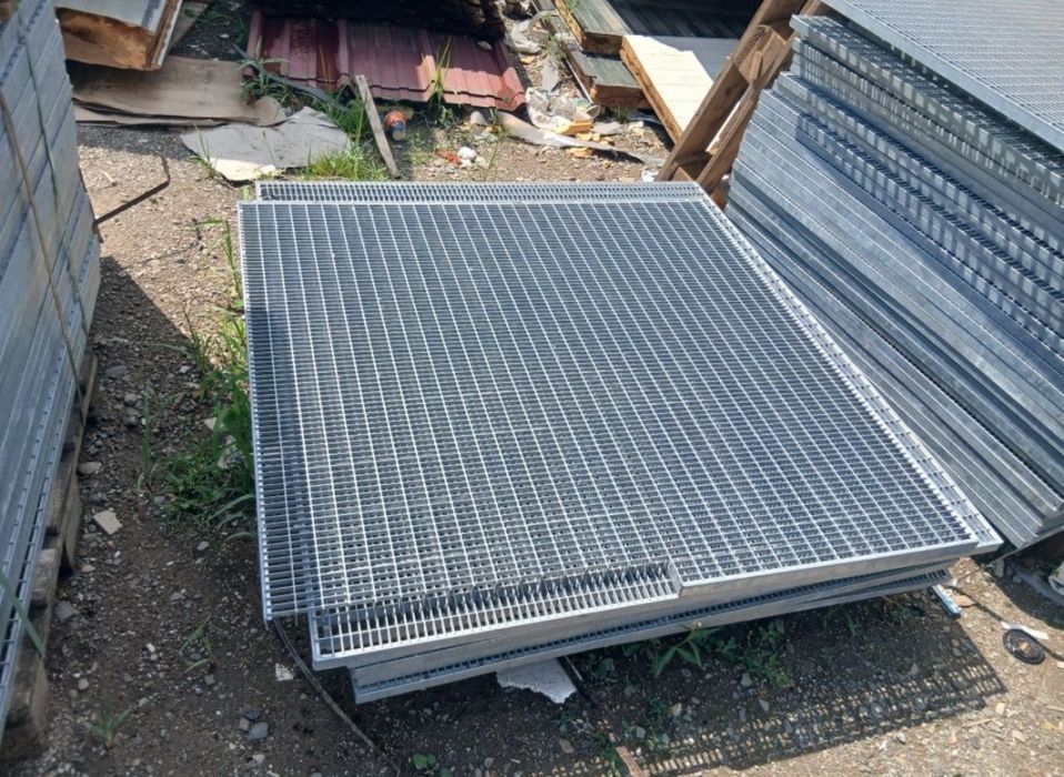 Gratare zincate galvanizate