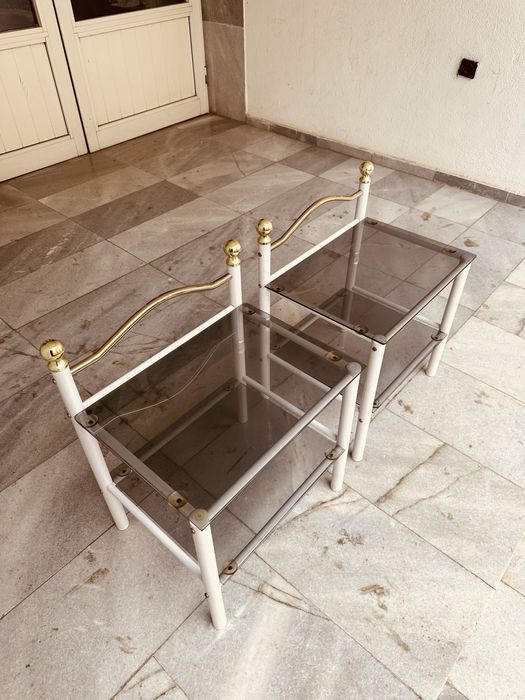 Две елегантни помощни масички / нощни шкафчета от 90-те