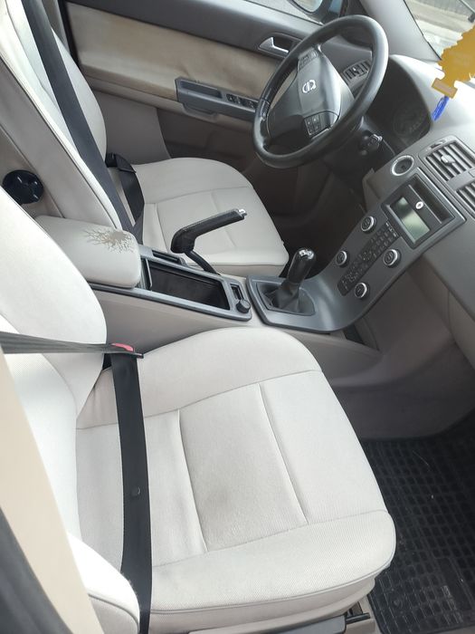 Vînd volvo v 50 motor 16 disel