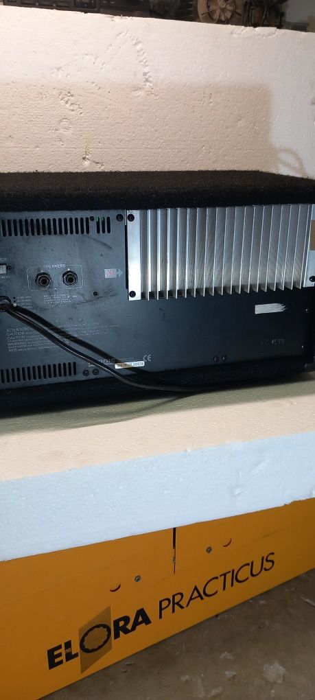 Mixer amplificat Phonic 2x150w