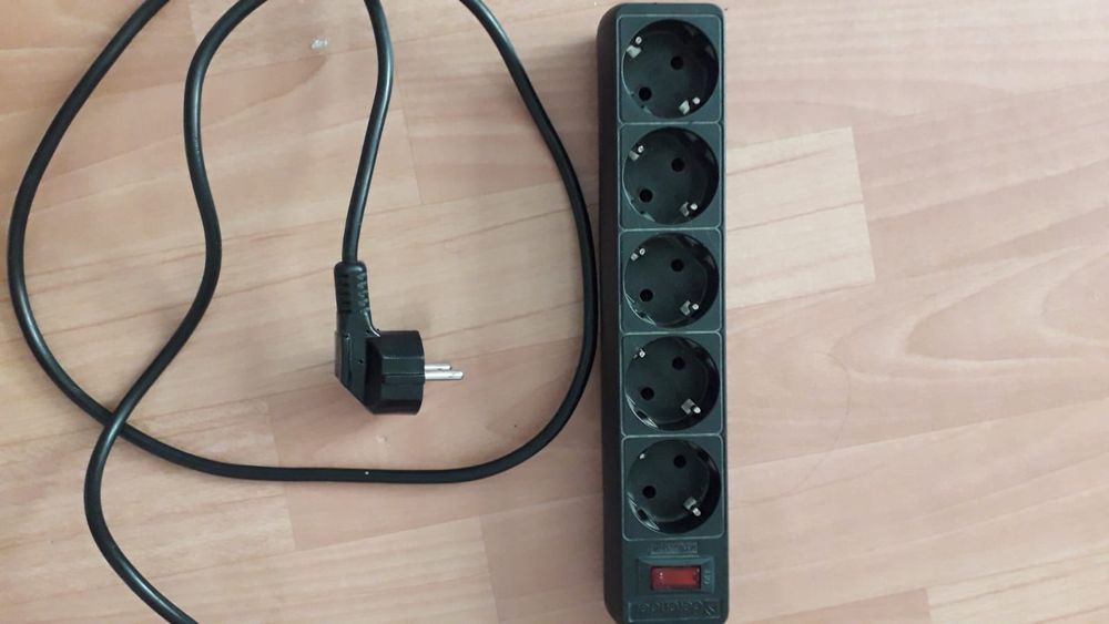 Удленитель. Длина  1.8 метра.