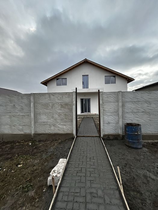 Vilă la cheie in Lumina teren 400mp Zonă Rezidentiala