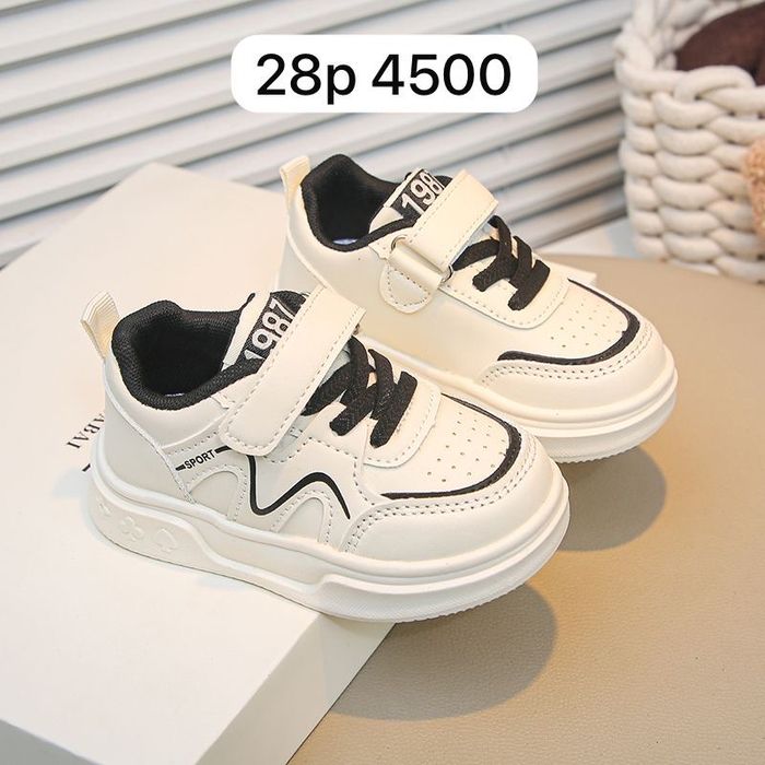 Платье. Кросы. Кофты