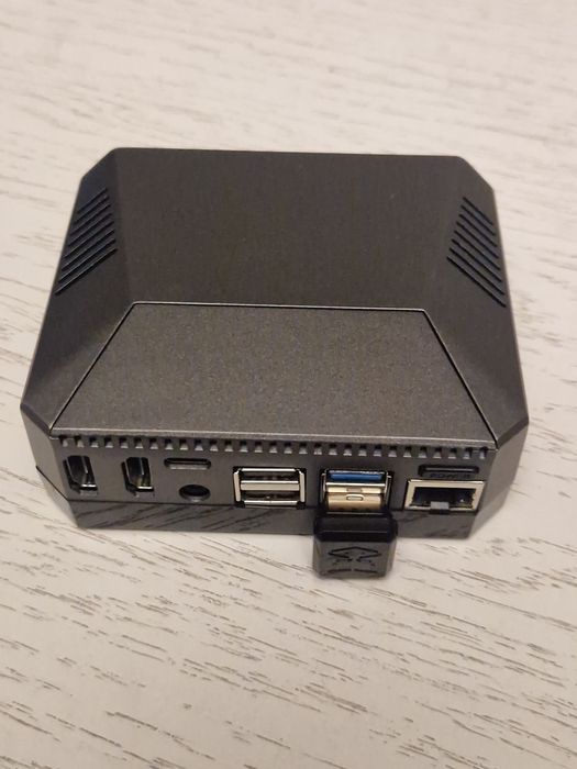 Raspberry pi4 4GB Argon ONE M.2