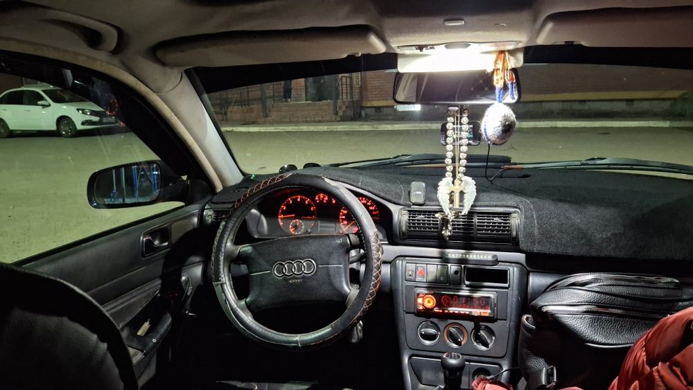 Подам Ауди А4 б5