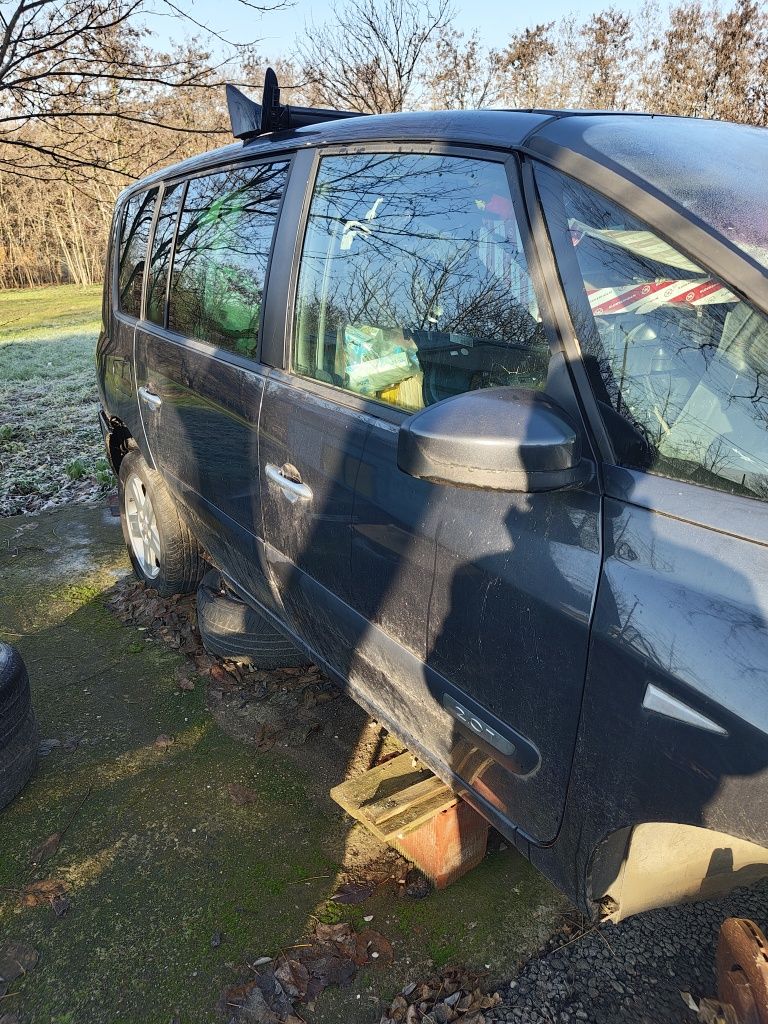 Dezmembrez Renault Espace
