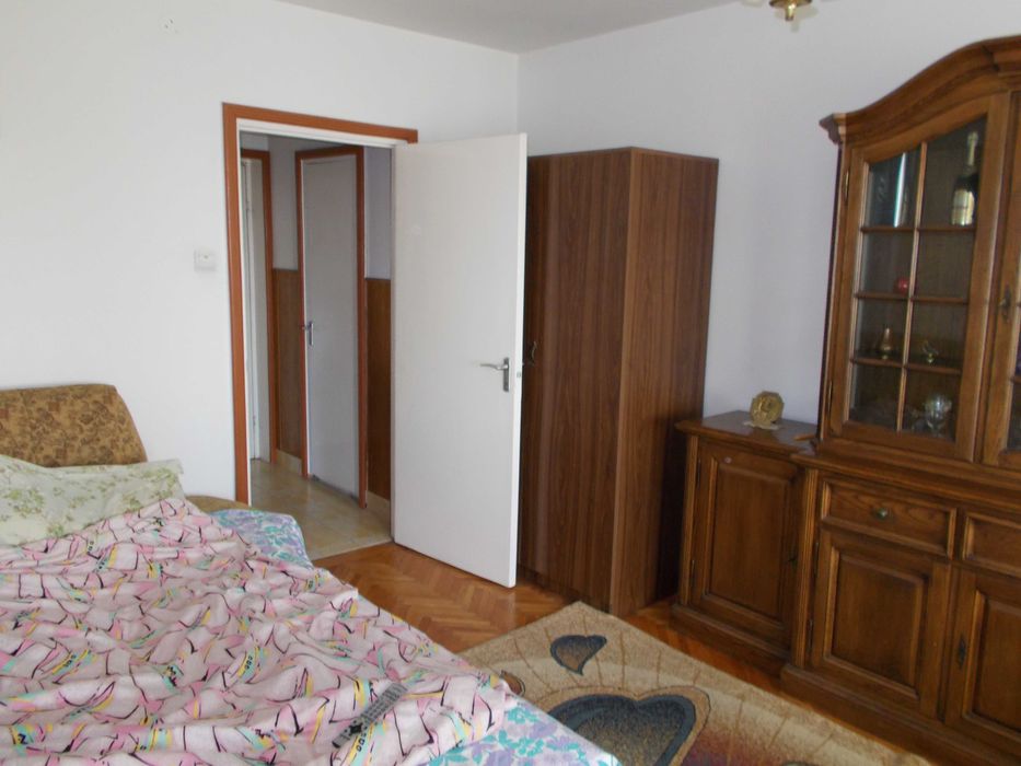 Apartament cu 2 camere de închiriat