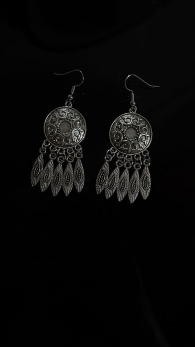 Тойбастарға сырға,шкатулка,шекелік,алқа