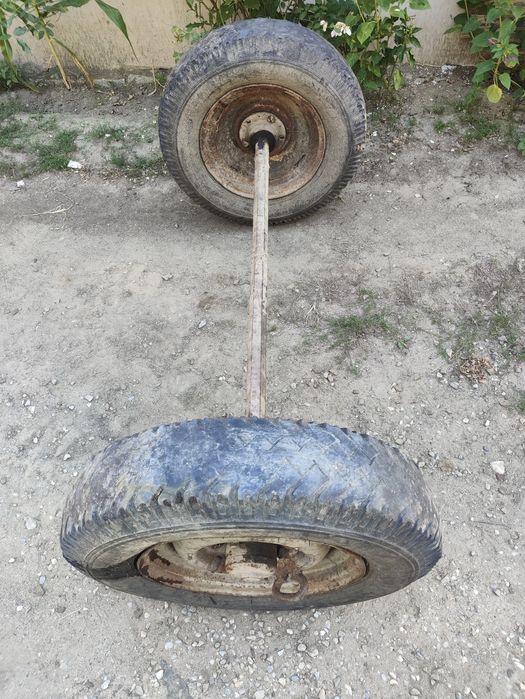 Punte pentru remorca cu genti de Aro.
1.2m intre roti, hexagon brut de