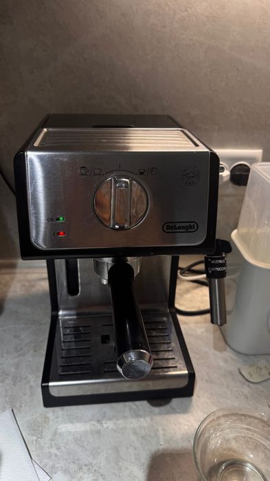 Продам рожковую кофемашину delonghi