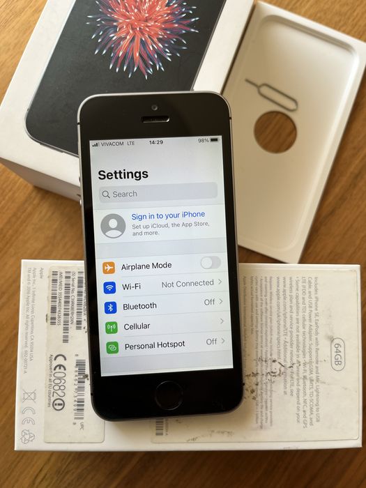 Iphone se 64gb,без icloud,фабрично отключен към всички мрежи