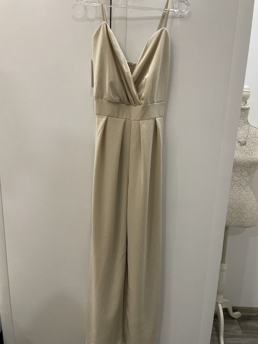 Дамски гащеризон подходящ за повод