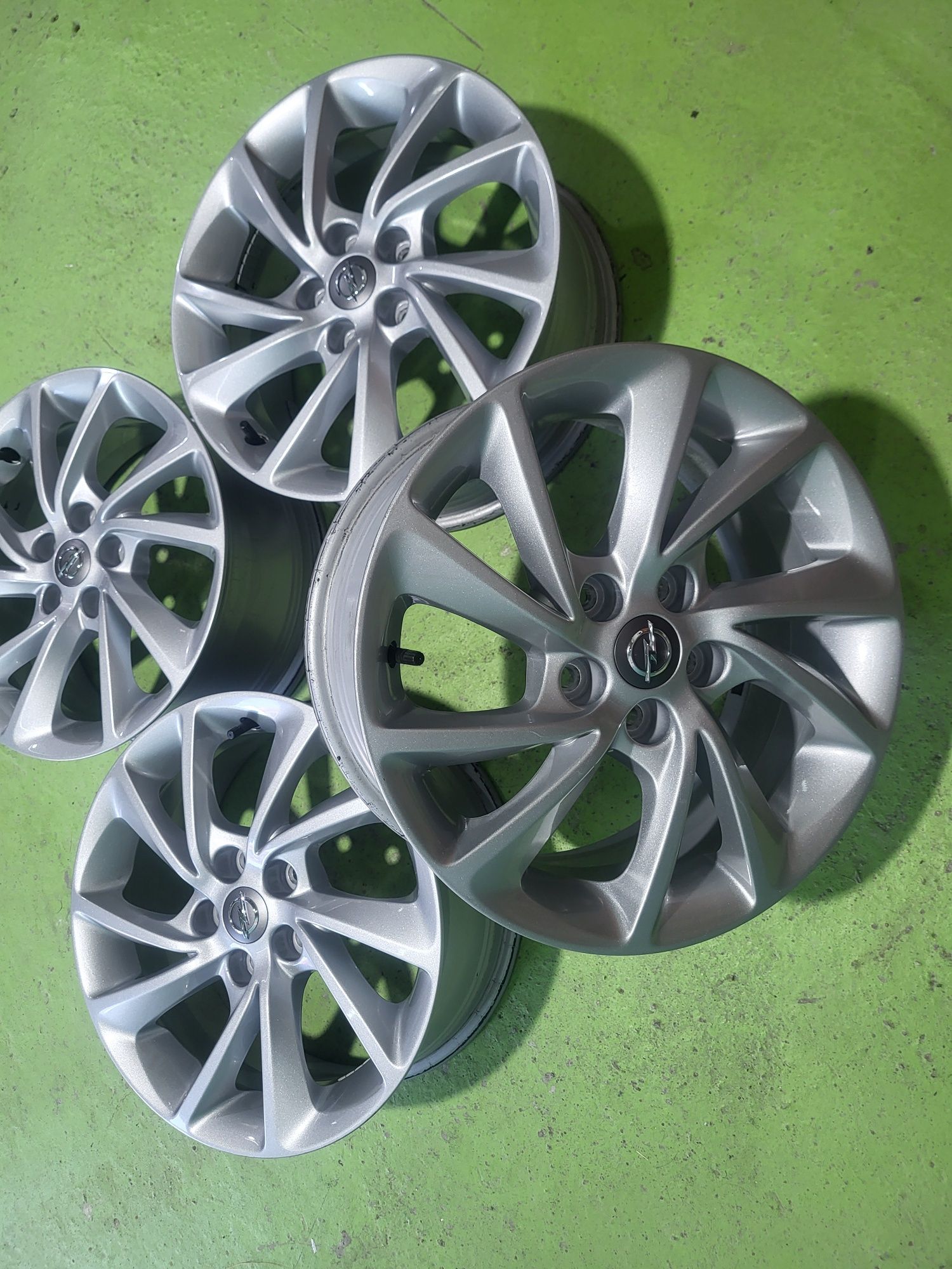 16 5x105 Opel лети джанти 5х105 опел