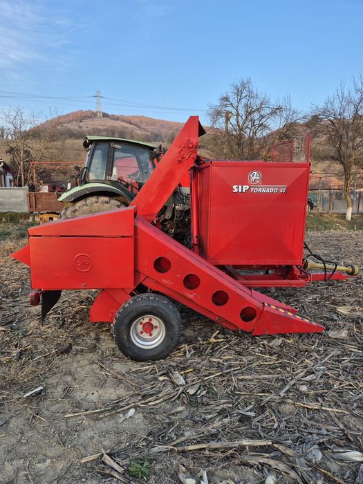 Culegatoare porumb SIP TORNADO 40 pe un rand reconditionata total