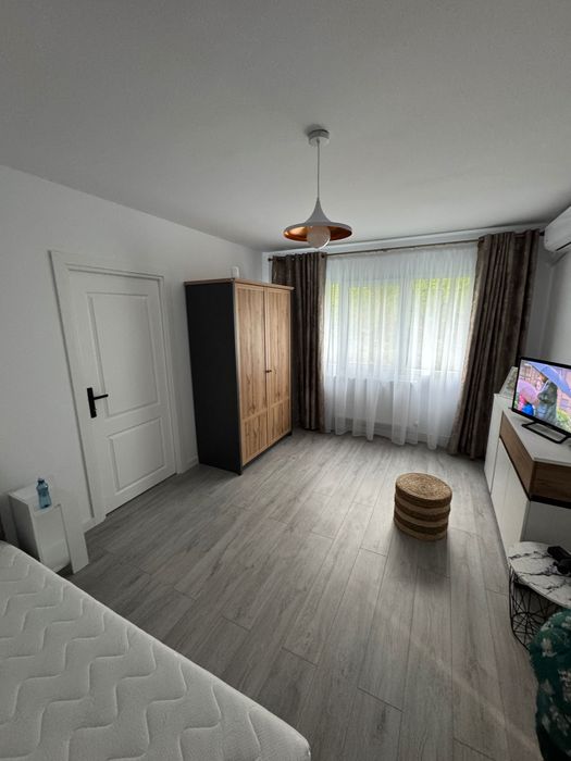 Chirie, renovat recent, podu ros