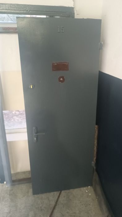 Темир эшик сотилади . Продается железный дверь