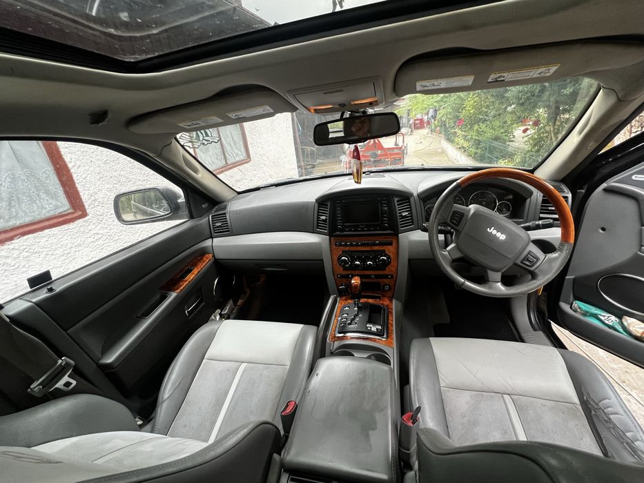 Grand cherokee overland