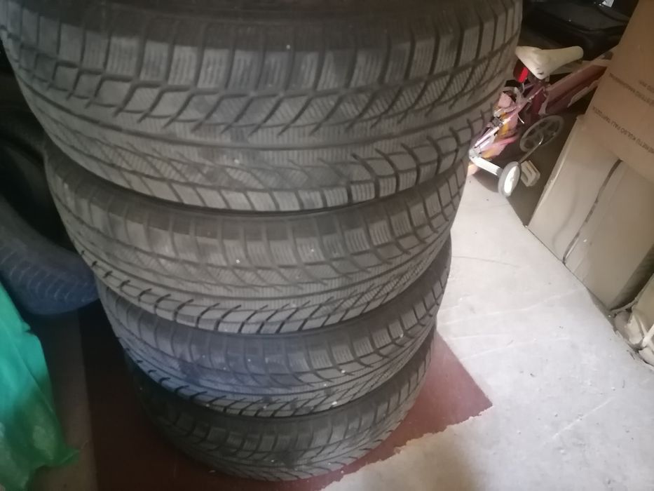 Anvelope M+S 235 65 R17