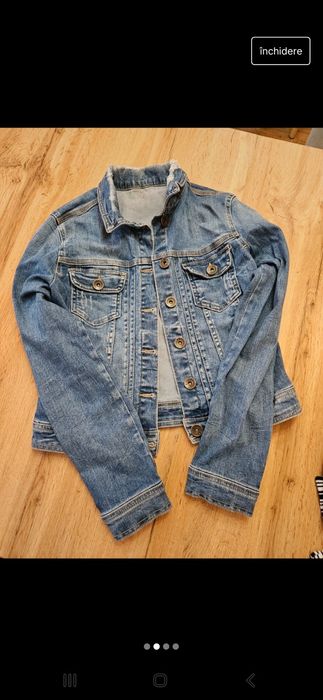 Set geaca de blugi/jeans/denim, rochie tricot și gentuță tip poștaș/ți