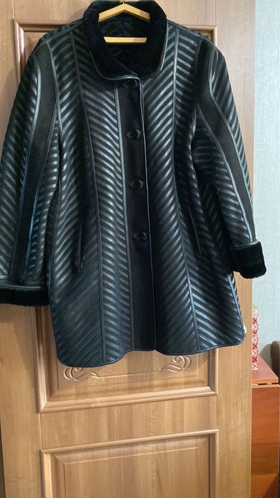 Продам дубленку женскую