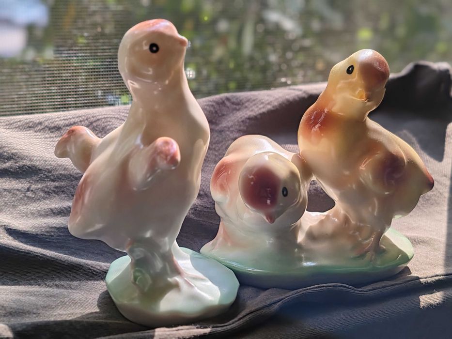 Pui de găină din porțelan