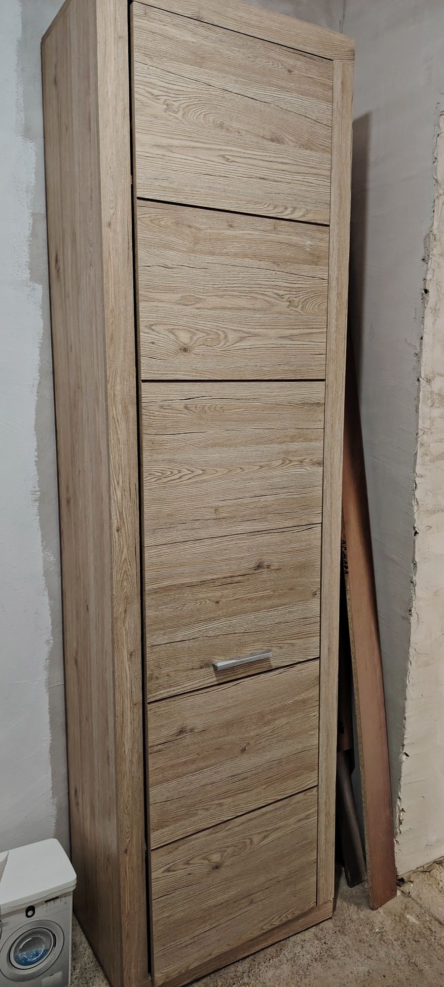 Почти новый шкаф