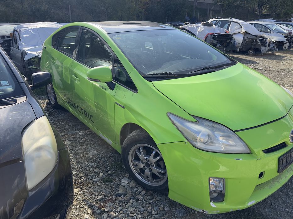 Toyota Prius 1.8 hybrid 2011г На Части!