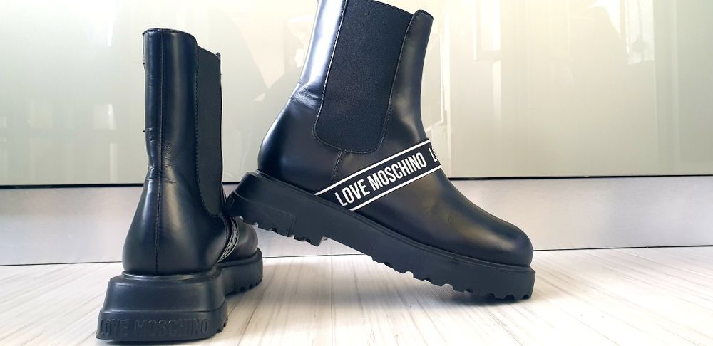 Love Moschino Size 39/25см ОРИГИНАЛ! Дамски Боти!