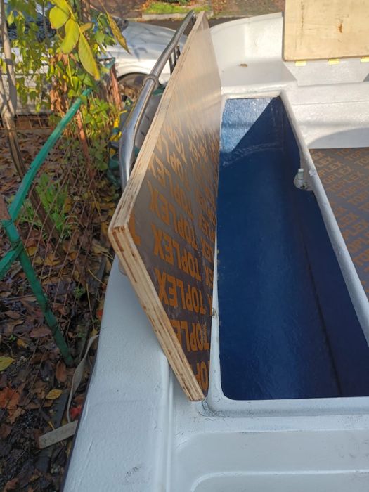 Se vinde barca, motor si peridoc