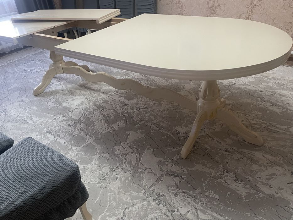 Стол, стульясымен