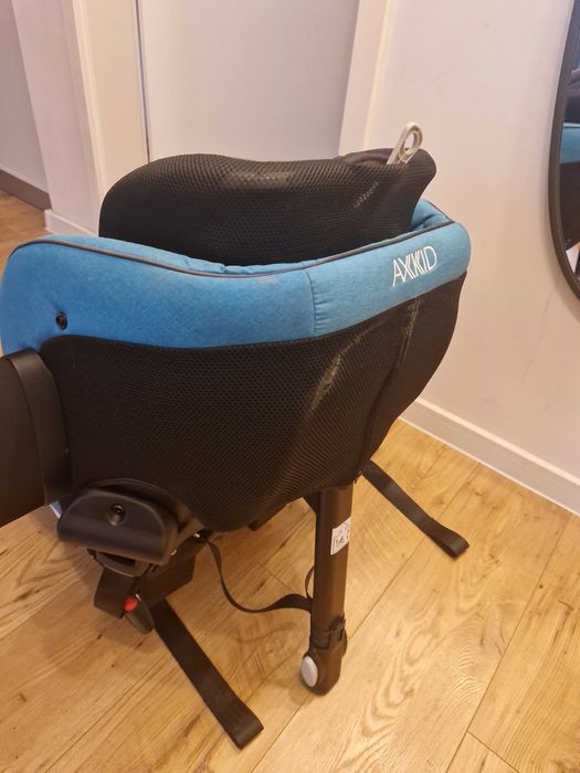 Vând scaun copil Axkid minikid + cadou oglinda