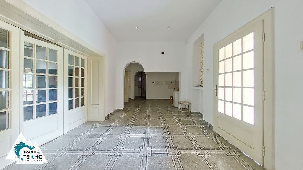 Casa nemteasca cu 4 camere in Centrul Aradului