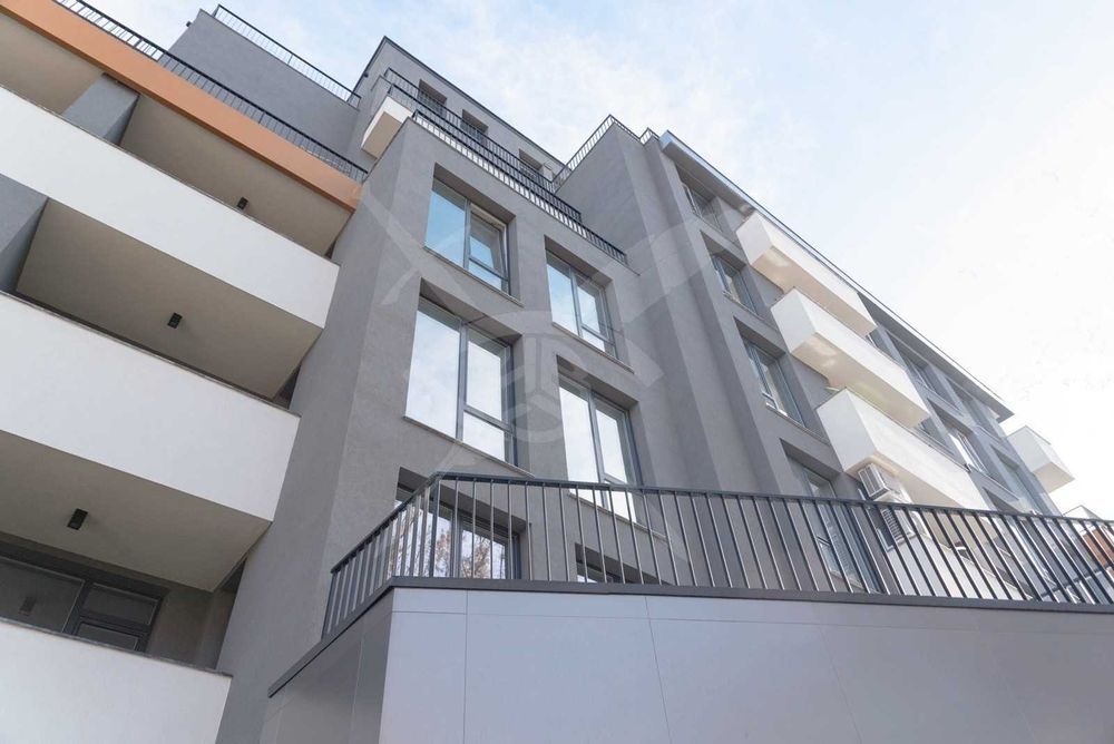 Продава се Тристаен апартамент в Пловдив, Център - 133 кв.м за 2113 €/кв.м - Снимка #7