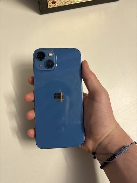 Iphone 13 blue se vinde doar în Rm.Vâlce