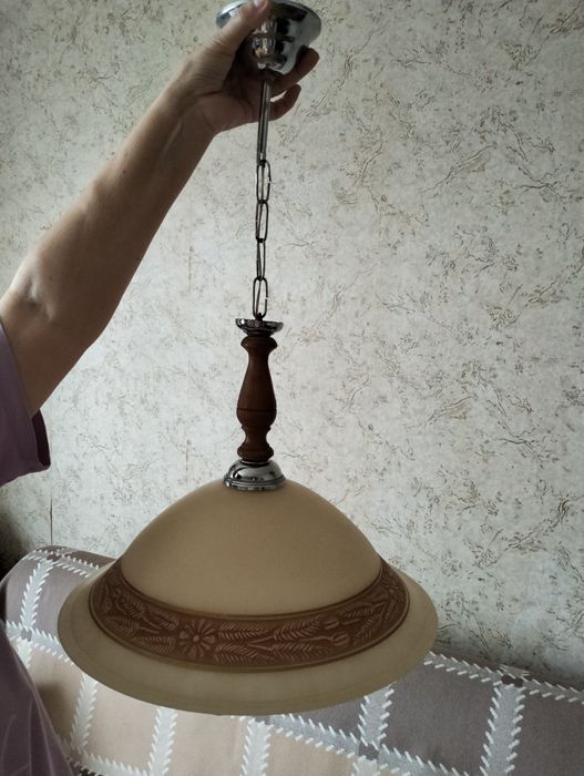 Продам люстру б/у производство Польша