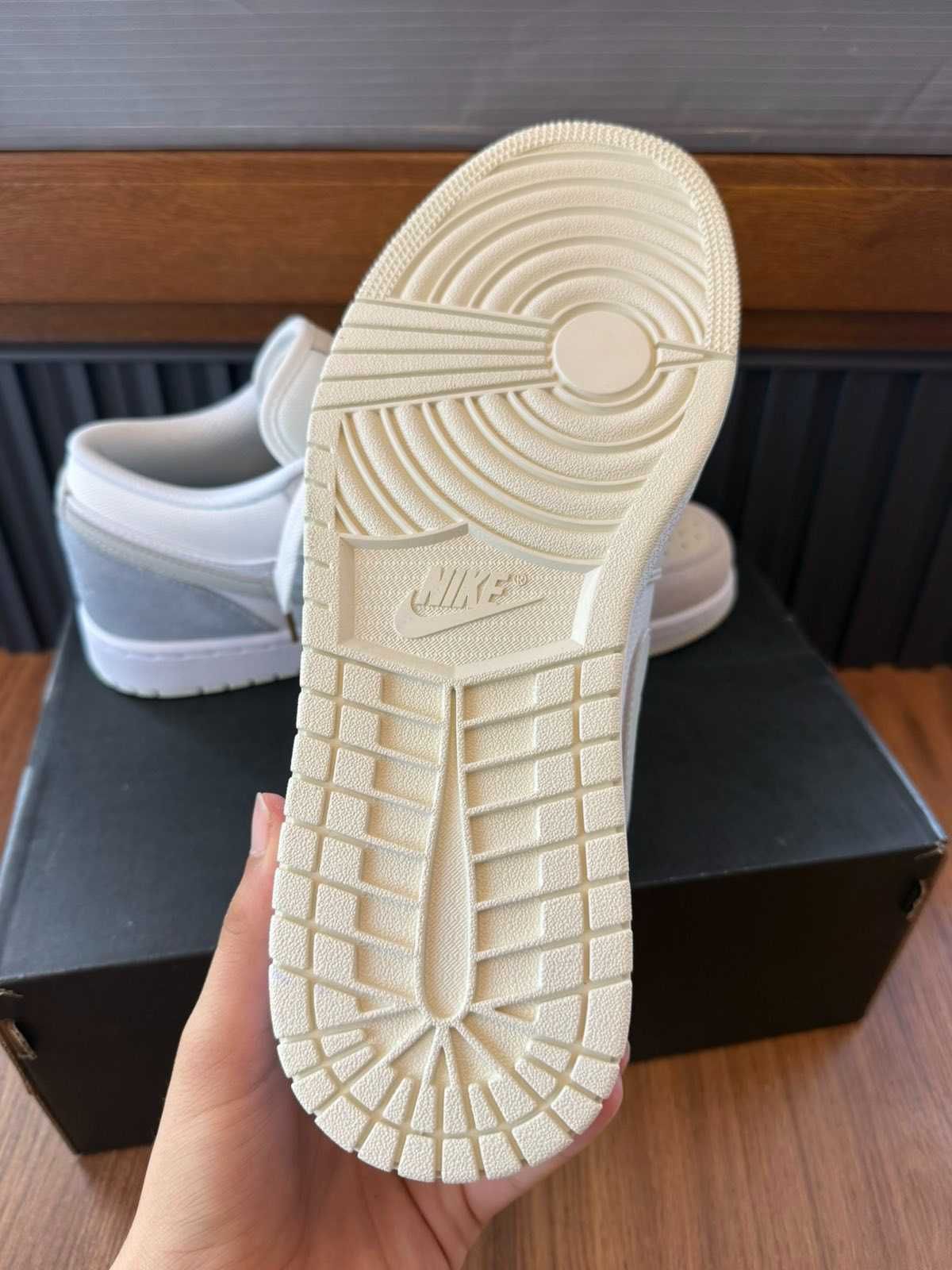 Air Jordan 1 Low Paris - 44
