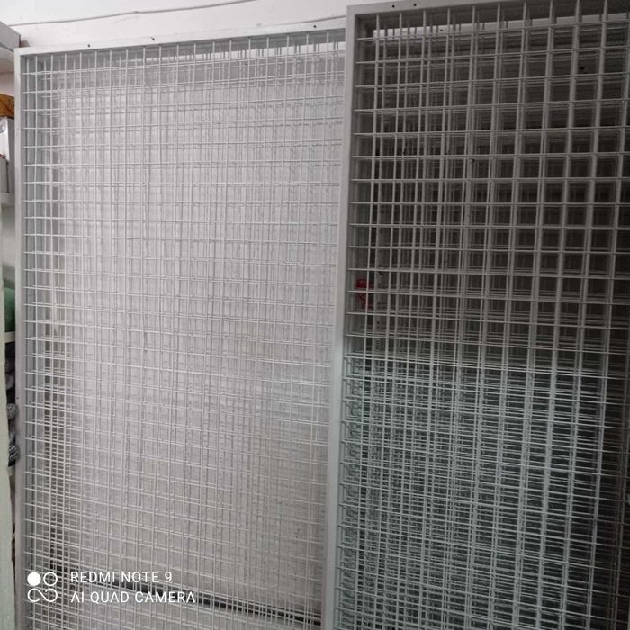 Метални стелажи и рафтове и мрежи