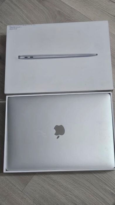makbook air 2020 8/256