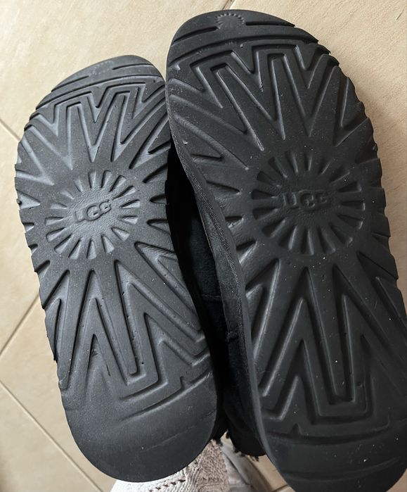 UGG uri negre dama