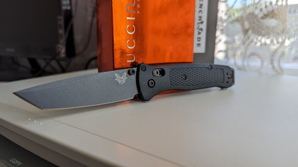 Оригинални  Benchmade Bailout CPM - 3V/M4 & Bugout S90V Carbon