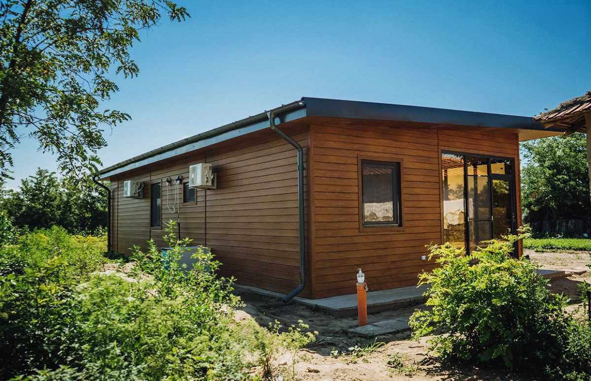 Casa modulara si garaje auto din structura metalica si panou sandwich