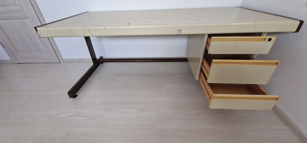 Vând birou profesional