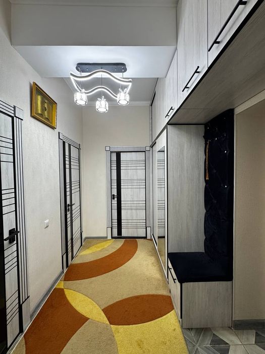 Квартира сотилади.