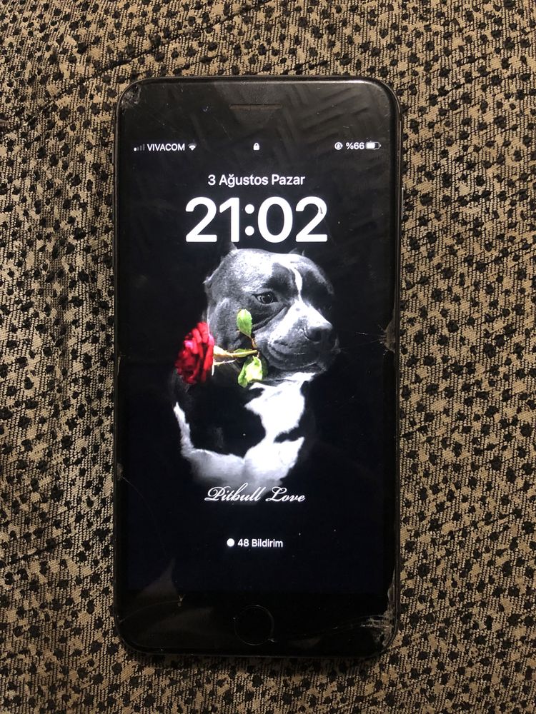 продавам Iphone 8 Plus
