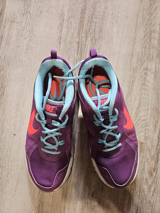 Adidasi dama Nike
