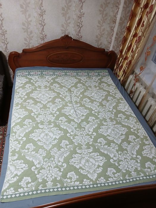 Продам двухспальную кровать