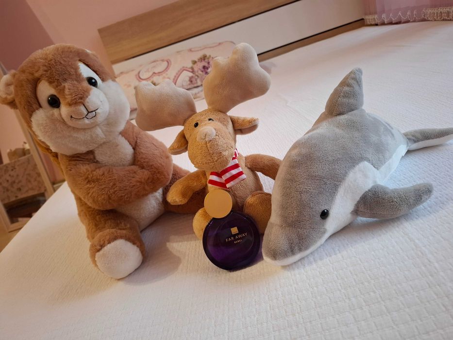 Лот от три плюшени играчки 10 лв