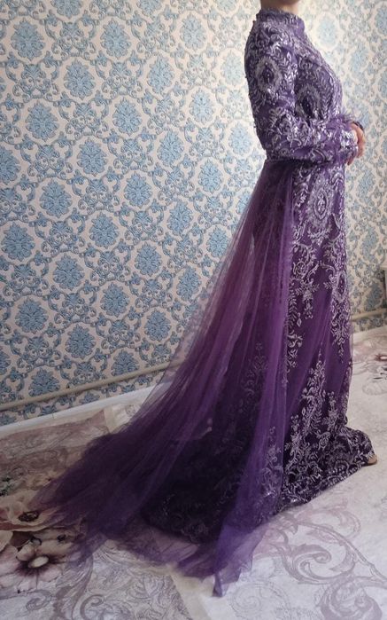 Шикарное платье дизайнерское