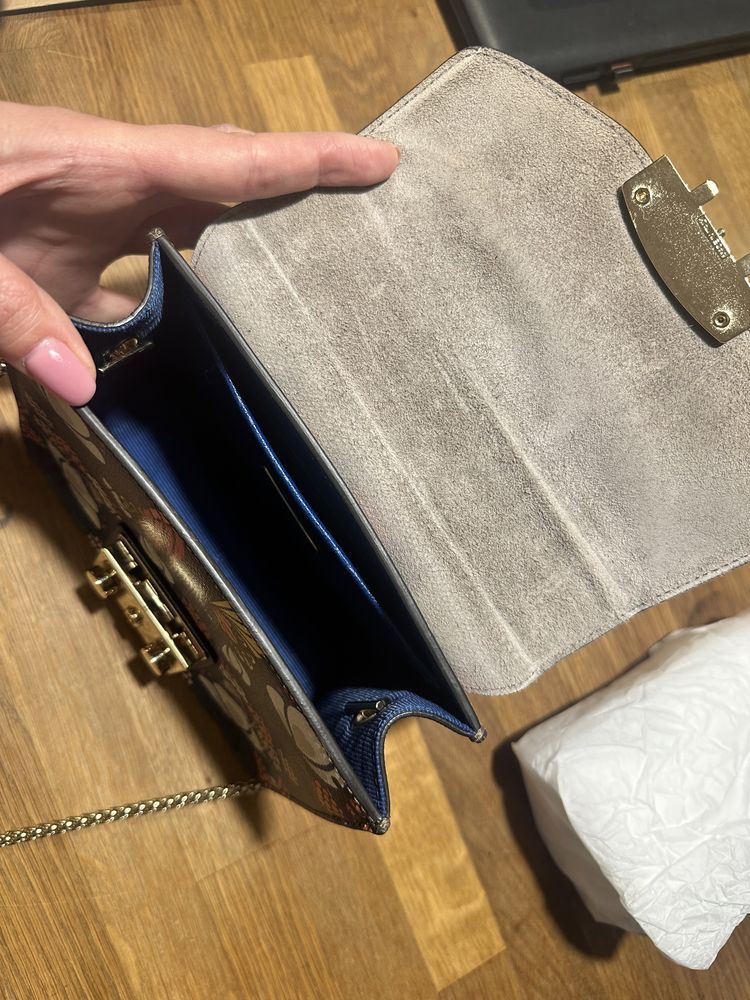 Кожена чанта Furla Metropolis mini
